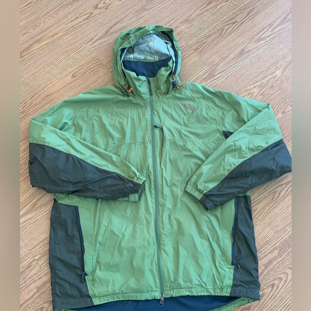 AIGLE GREEN AND GREY ACTIMUM HOODED WINDBREAKER MEN’S JACKET SIZE XXL 108582